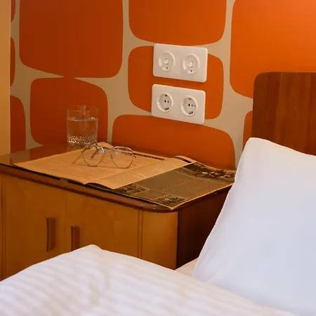 Wilde 70er Couette-café Dobritz